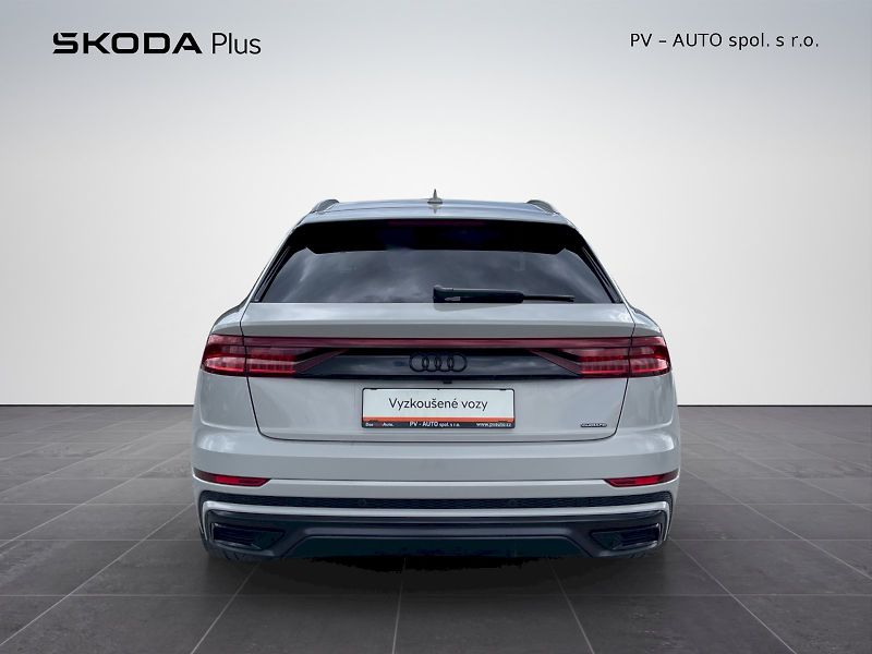 Audi Q8 (2023) 50 TDI 210 kW Quattro S-Line T - fotka 28 z 35