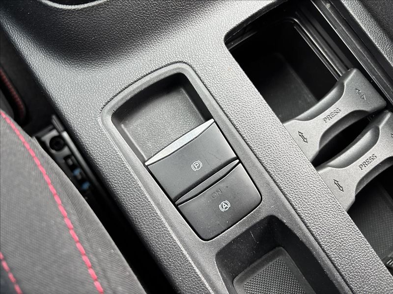 Ford Focus 1,0 EcoBoost 92 kW ST Line - fotka 31 z 35