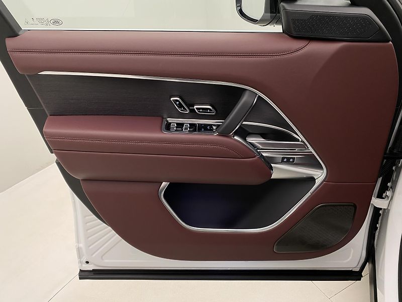 Land Rover Range Rover P530 AUTOBIOGRAPHY REZERVACE - fotka 7 z 83