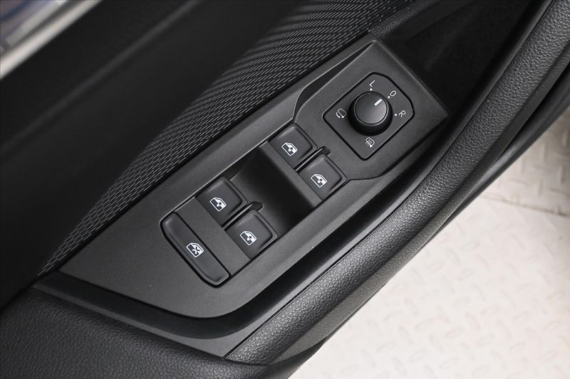 Škoda Octavia 2,0 TDI 110 kW DSG MATRIX LED - fotka 26 z 33