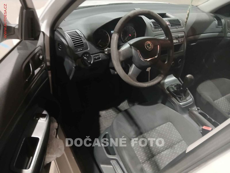 Škoda Octavia (2012) 1.4., ČR - fotka 3 z 3