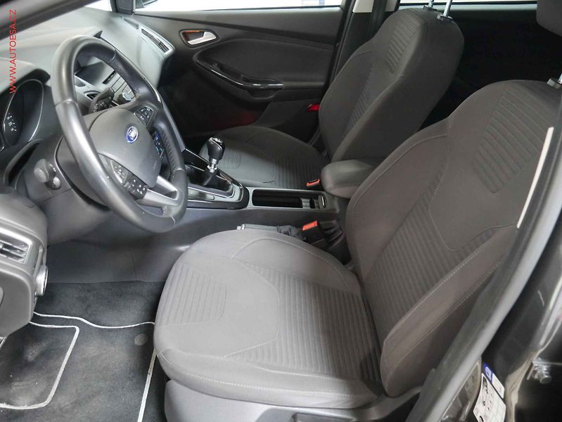 Ford Focus (2016) 1.5 EB, 1.maj,ČR, TZ - fotka 9 z 21