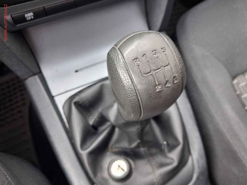 Škoda Octavia (2012) 1.4TSi, 1.maj,ČR, servis - fotka 12 z 15