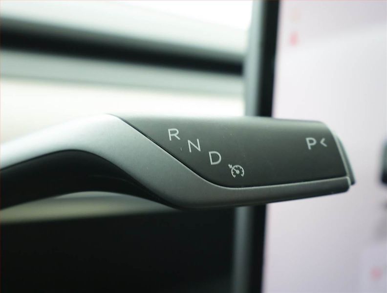 Tesla Model Y (2023) Long Range AWD 79kWh, SoH 94% - fotka 13 z 21