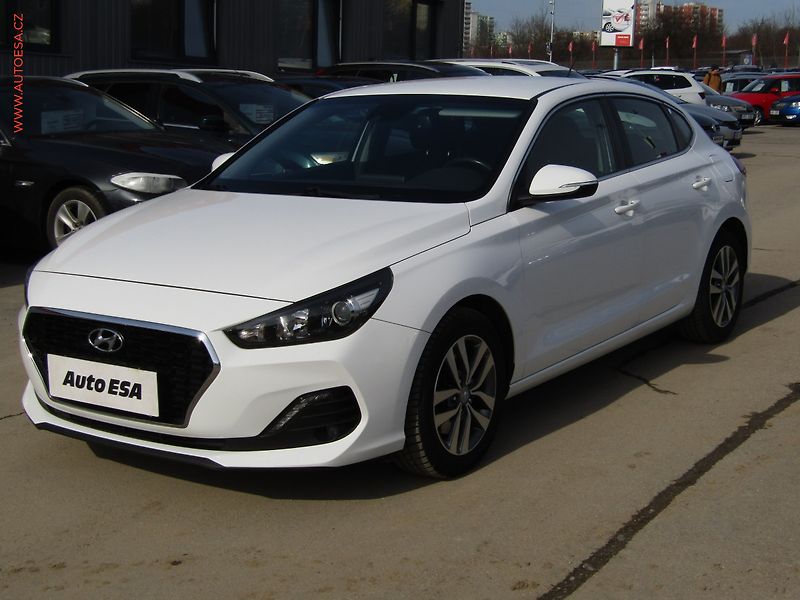 Hyundai i30 (2019) 1.6 CRDi Fastback, ČR - fotka 3 z 17