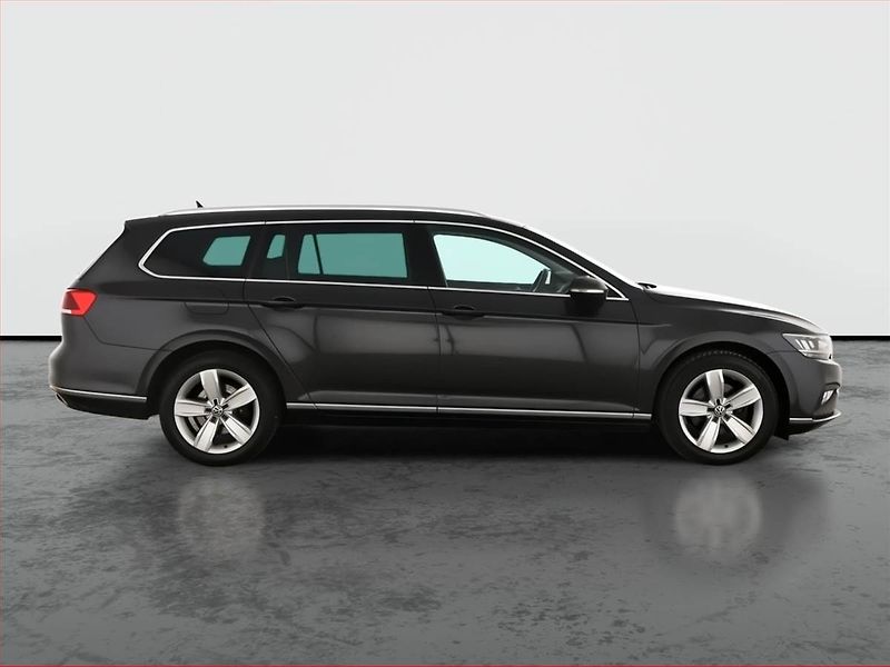 Volkswagen Passat (2020) Elegance 2.0 TDI, ČR,1.maj - fotka 6 z 17