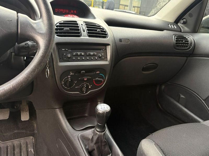 Peugeot 206 1.4 - fotka 10 z 16