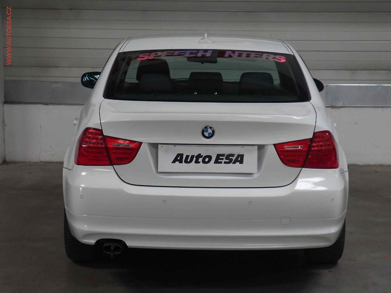 BMW Řada 3 (2010) 2.0d, AC, temp. - fotka 5 z 19