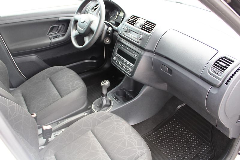 Škoda Fabia (2011) 1,2TSI KLIMA EL.OKNA TEMPOMAT  - fotka 12 z 20