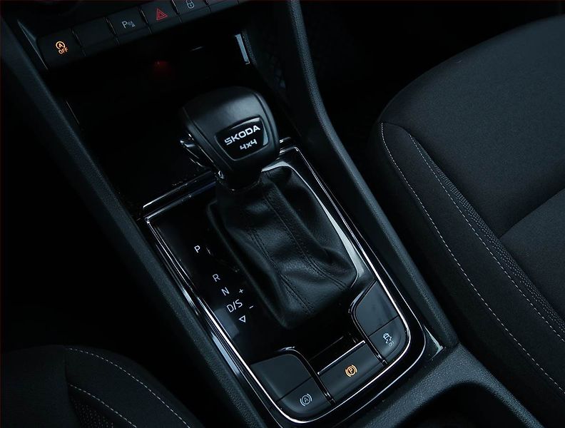 Škoda Karoq (2024) Fresh 2.0 TDI - fotka 13 z 23