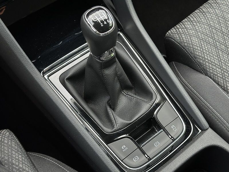 Škoda Karoq 1.5TSi Top & Selection 150PS L - fotka 35 z 43