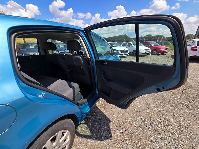 Volkswagen Golf (2005) 1.6 Trend DSG - fotka 18 z 23