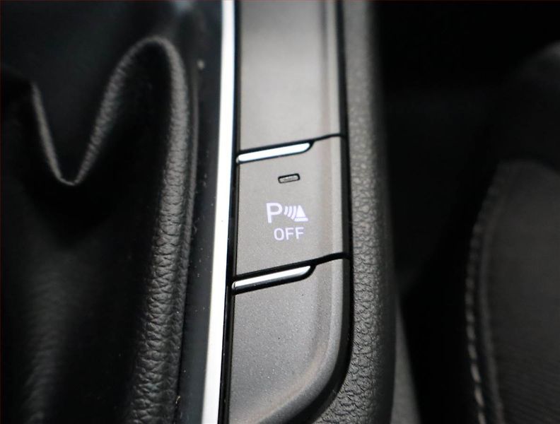 Hyundai i30 (2022) 1.5 DPI, ČR,1.maj, Serv.kniha - fotka 19 z 21