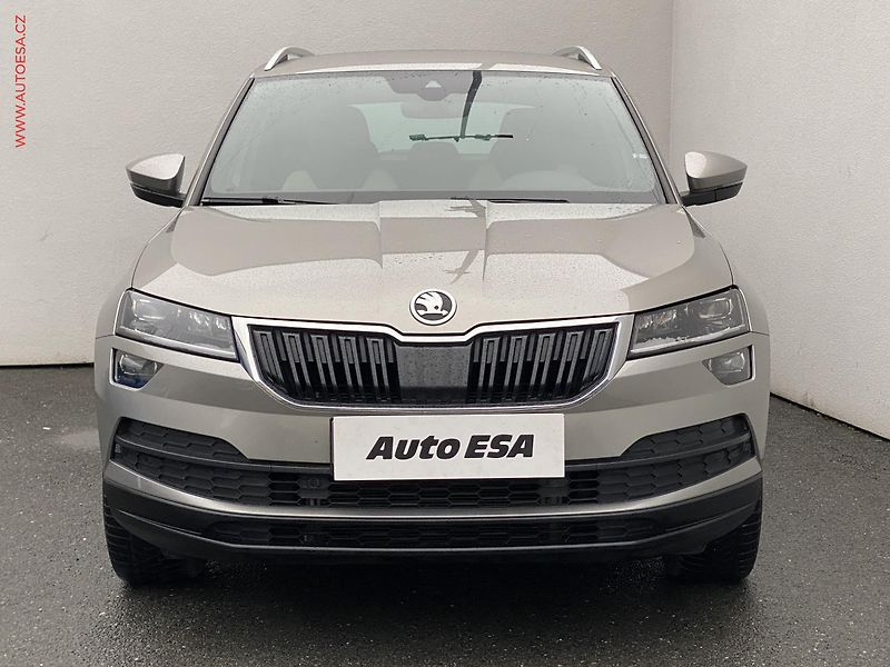 Škoda Karoq (2018) 2.0TDi 4x4, DSG, LED, park - fotka 2 z 18