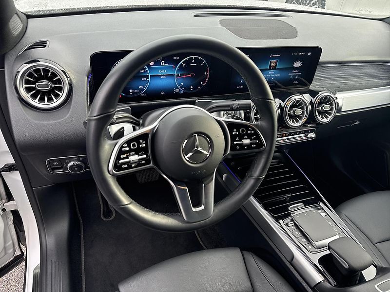 Mercedes-Benz GLB 200d 4MATIC - fotka 10 z 16