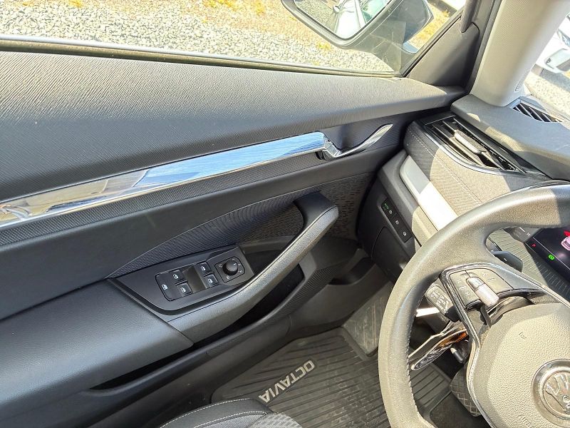 Škoda Octavia (2022) STYLE 2.0TSI 140kW DSG 4x4 CZ - fotka 11 z 11