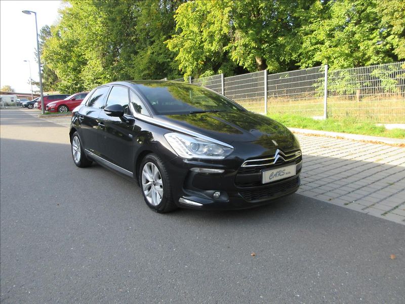 Citroën DS5 2,0 HDi Hybrid, 4x4, automat - fotka 4 z 26