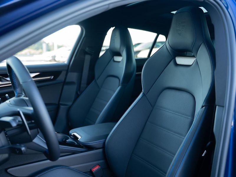 Porsche Panamera 4 E-Hybrid - fotka 11 z 15