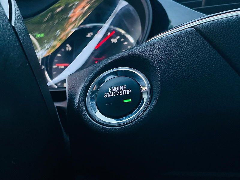 Opel Insignia 2.0CDTi KAMERA VÝHŘEV SERVISKA - fotka 48 z 51