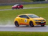 Rychlé Renaulty na Autodromu v Mostě.