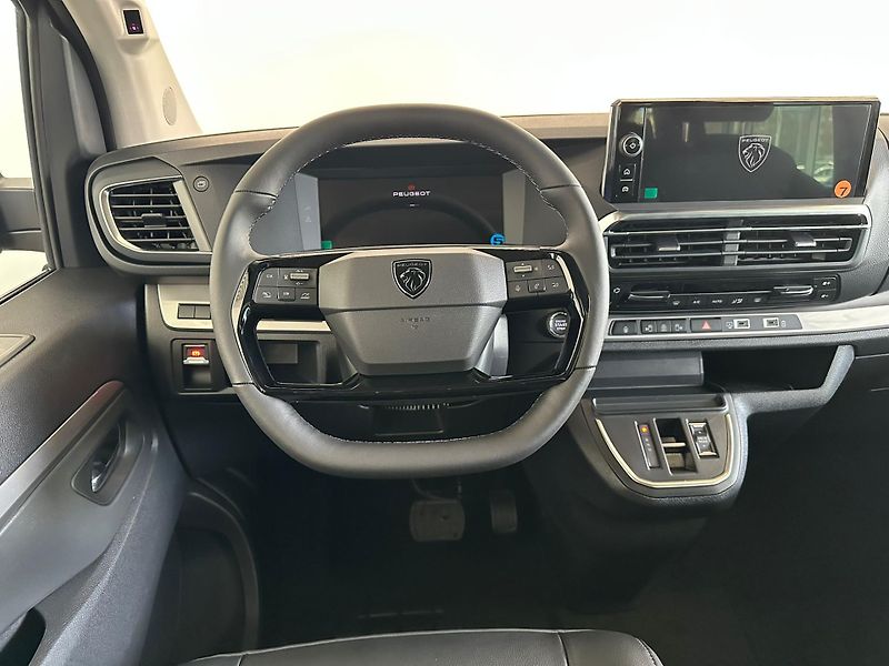 Peugeot Traveller (2026) Allure L2 2.2 BlueHDi 180 EAT8 - fotka 8 z 22