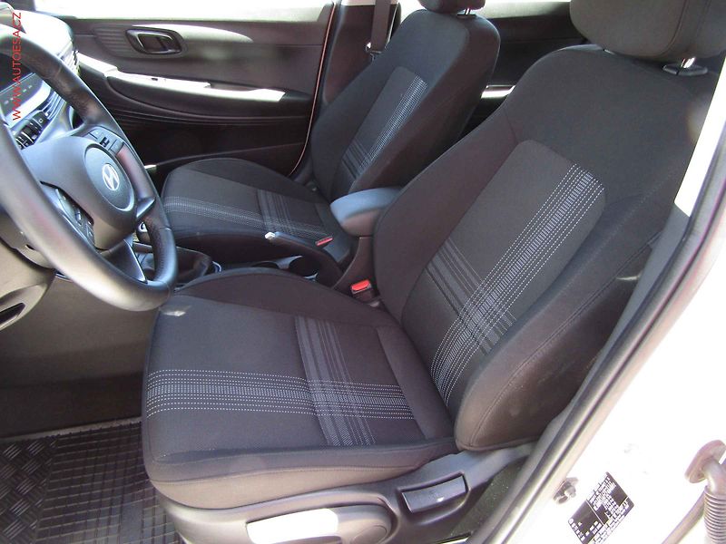 Hyundai i20 (2024) 1.2i, 1.maj,ČR, AC, navi - fotka 9 z 22