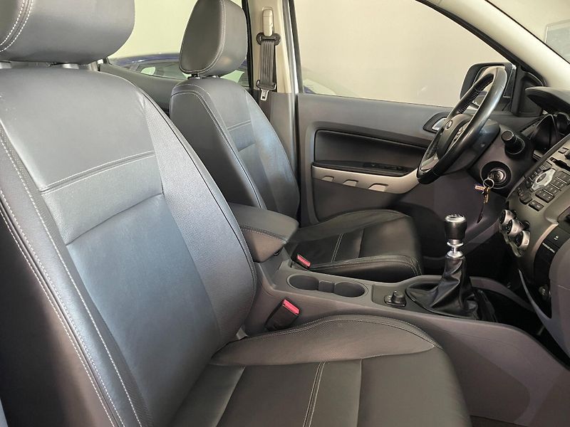 Ford Ranger (2015) Limited 3.2TDCi 147kW 4x4 - fotka 26 z 29