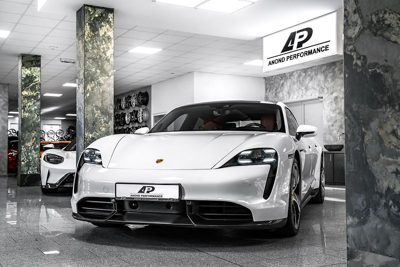 Porsche Taycan Turbo S PCCB/PDCC/PDLS+/PTV/BU - fotka 2 z 30