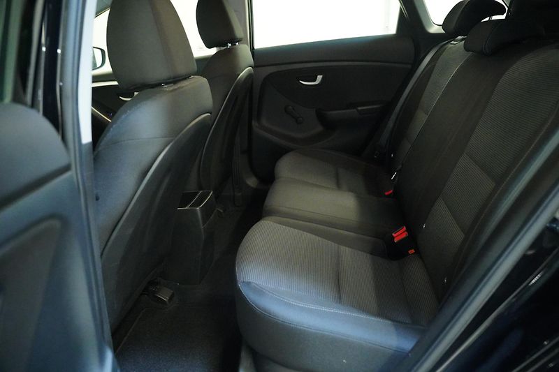 Hyundai i30 - fotka 21 z 22