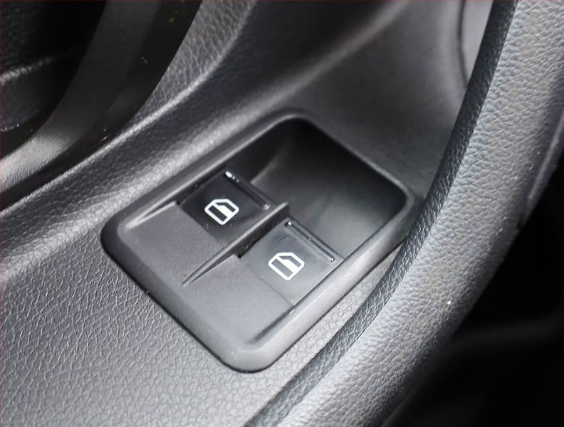 Škoda Fabia (2011) 1.2 TSI, Serv.kniha - fotka 14 z 14