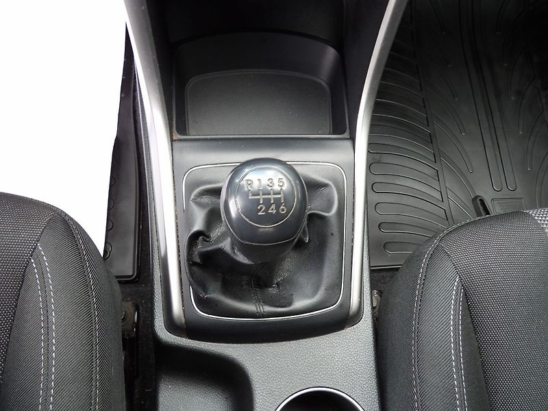 Hyundai i30 1.4i CVVT Trikolor ČR - fotka 8 z 28