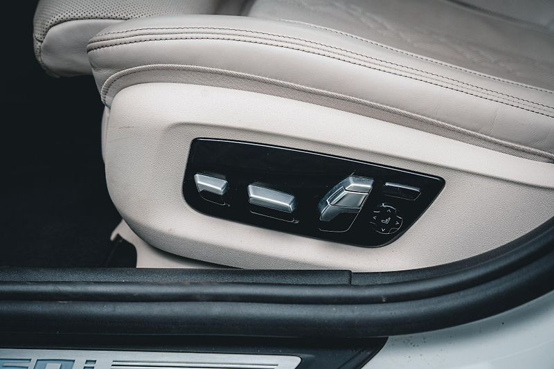 BMW Řada 5 (2017) M550i xDrive ČR  - fotka 52 z 58