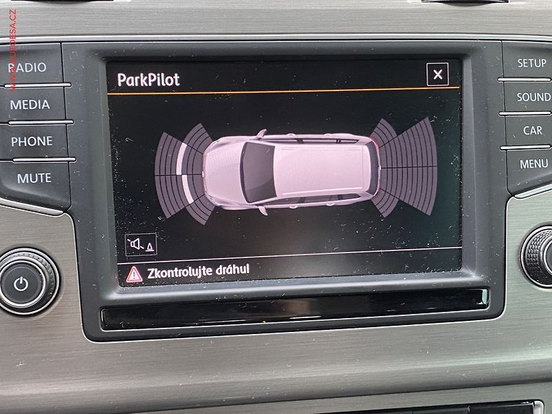 Volkswagen Golf (2015) 2.0TDi, ČR, AC, TZ, park - fotka 16 z 17