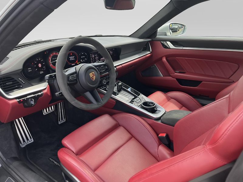 Porsche 911 Turbo S - fotka 16 z 28