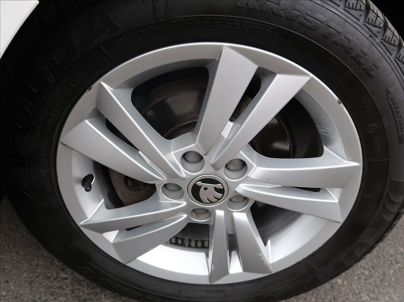 Škoda Fabia 1,0 TSi,70kW,Style,1majČR,DPH - fotka 22 z 27