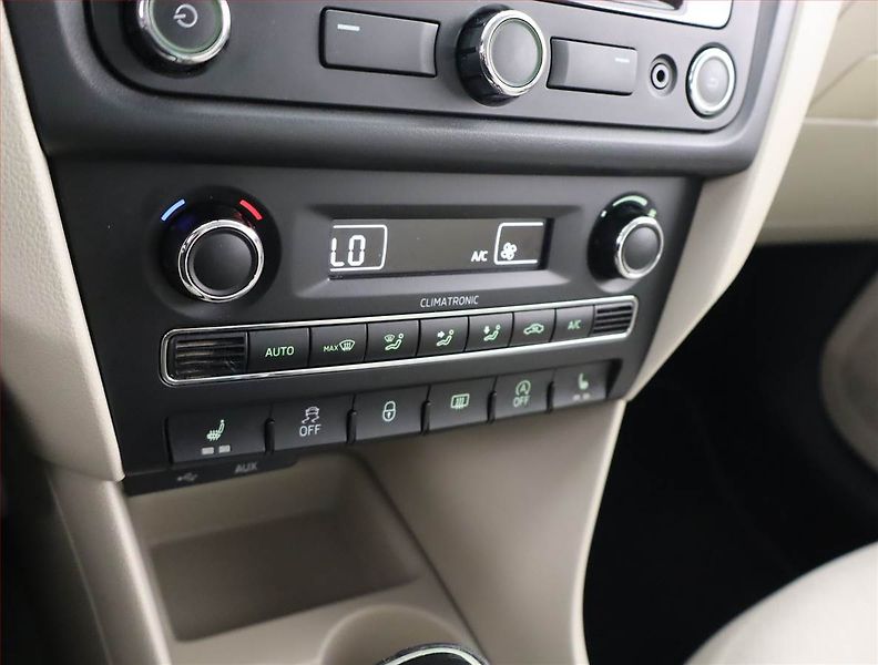 Škoda Rapid (2012) 1.2 TSI, Serv.kniha, Navi - fotka 18 z 19