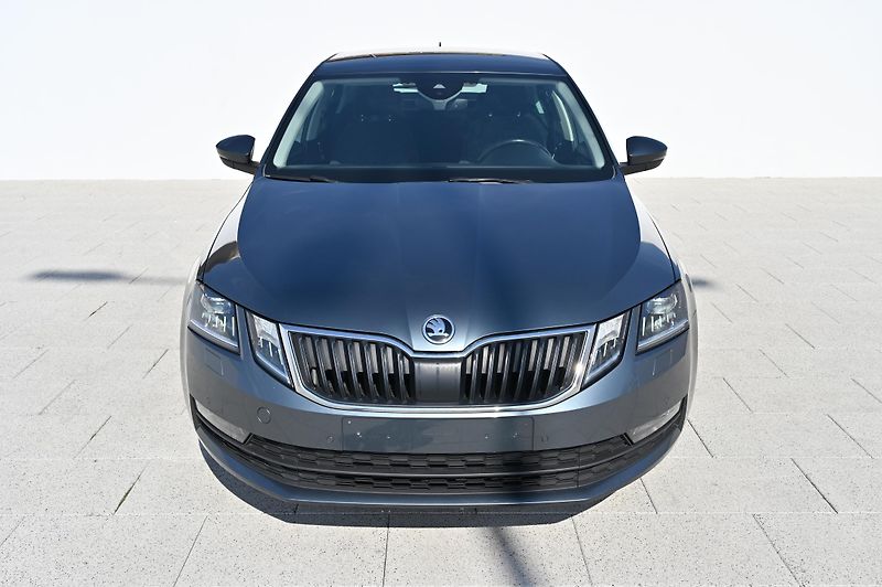 Škoda Octavia 1.6TDI 85KW DSG Clever 9/2018 - fotka 2 z 50