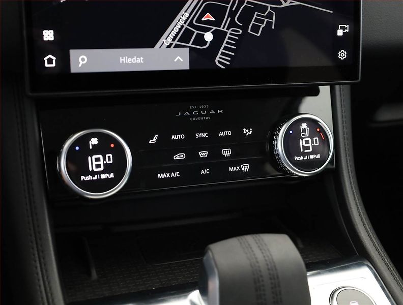 Jaguar F-Pace (2021) D200 AWD - fotka 12 z 20