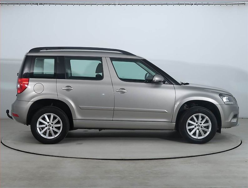 Škoda Yeti (2017) 1.4 TSI, 4X4, Automat, ČR - fotka 6 z 19