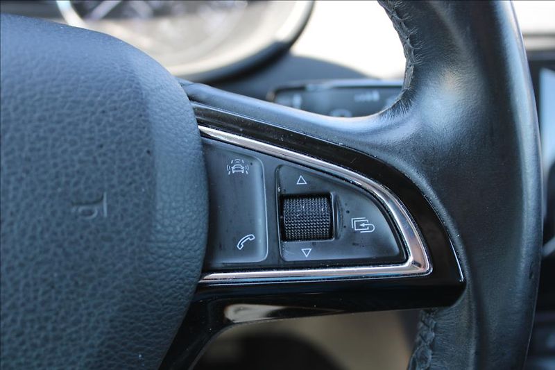 Škoda Octavia 1,6 TDi  DSG,STLYLE,SERVISKA - fotka 19 z 37