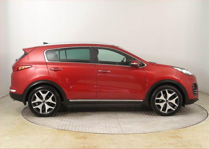 Kia Sportage (2016) GT Line 1.6 T-GDI, Serv.kniha - fotka 6 z 21