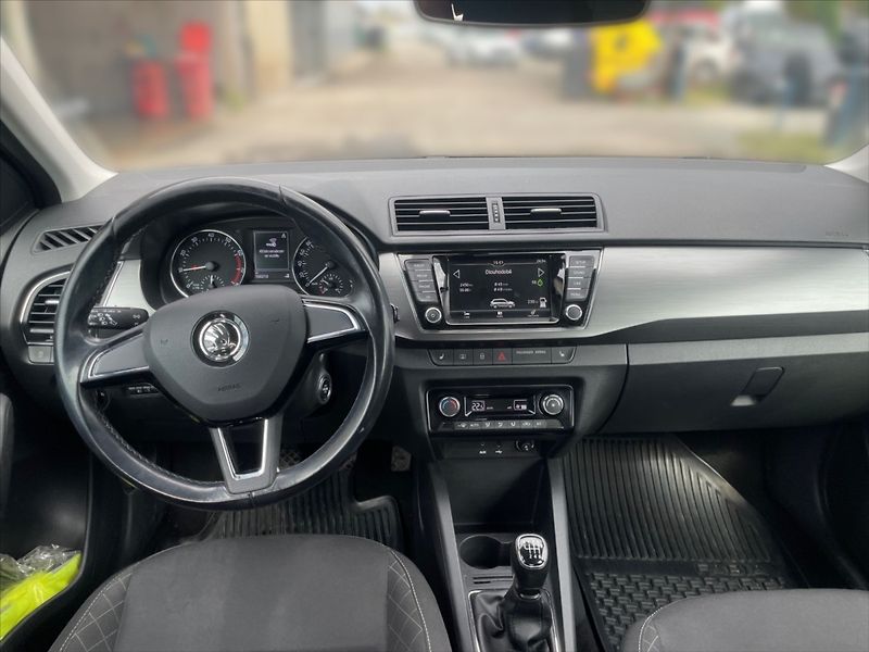 Škoda Fabia 1,0 TSI Style - fotka 9 z 11
