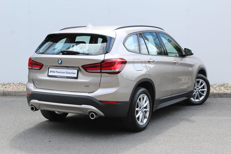 BMW X1 xDrive18d - fotka 2 z 22