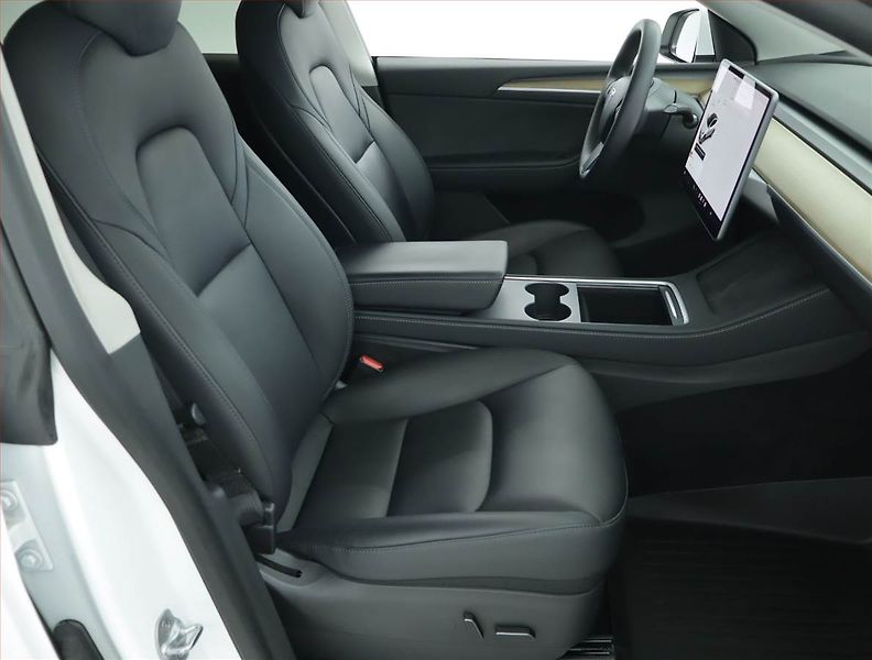Tesla Model Y (2021) Long Range AWD 75kWh, SoH 91% - fotka 9 z 22