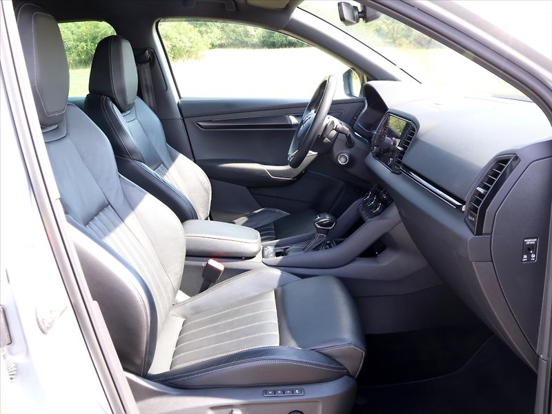 Škoda Karoq 1,5 TSI 110kW DSG Sportline - fotka 12 z 28