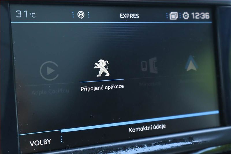 Peugeot 2008 (2019) 1.2 PureTech, Serv.kniha, Navi - fotka 18 z 25