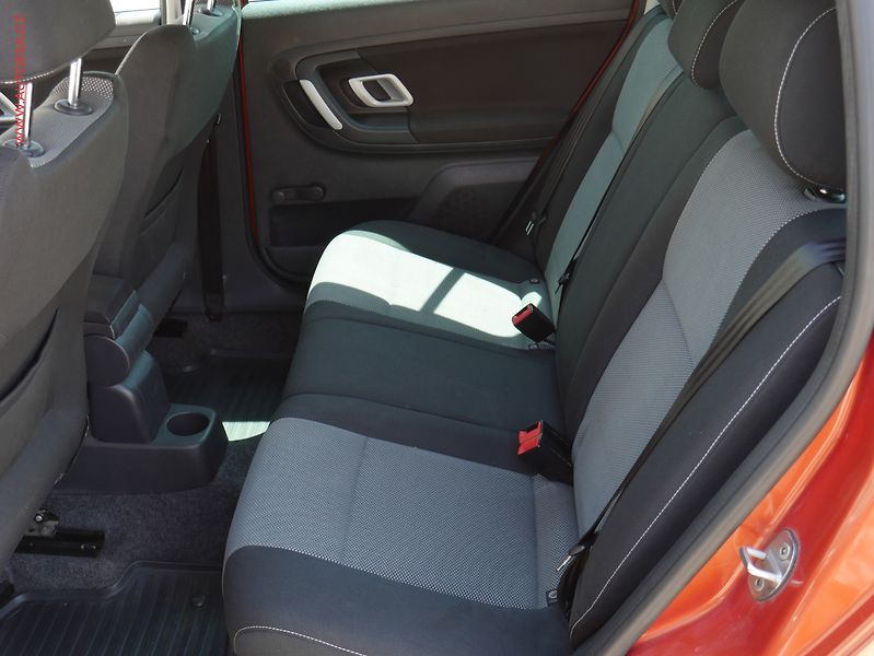 Škoda Fabia (2007) 1.2 12V, ČR, AC - fotka 10 z 15