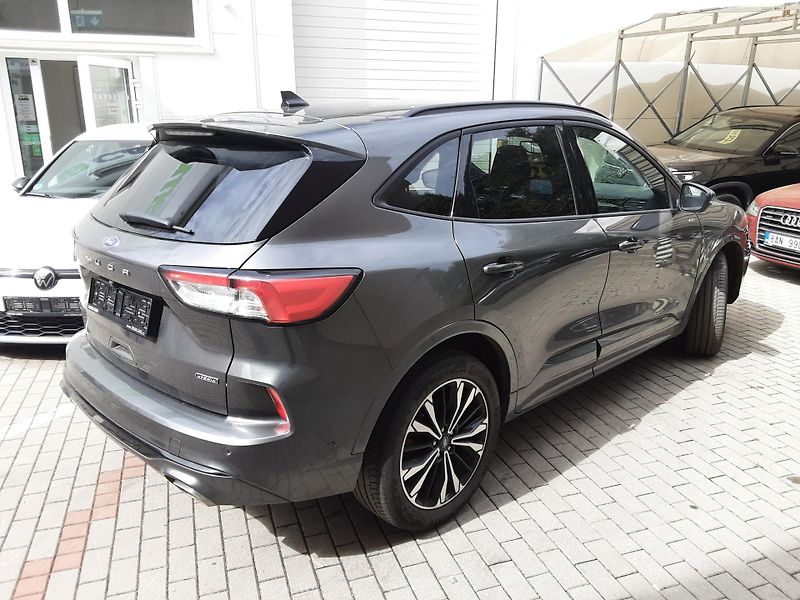 Ford Kuga (2021) 2.5i PHEV 165 kW ST-line AT - fotka 2 z 5