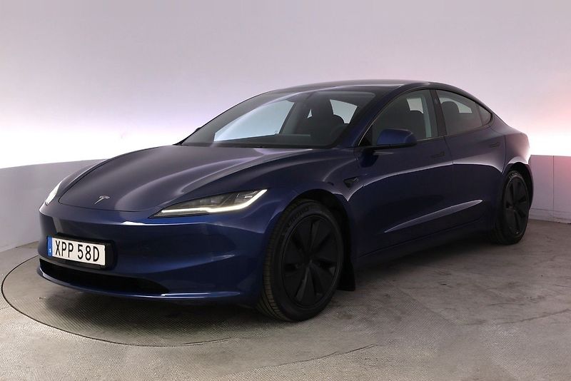 Tesla Model 3 Long Range AWD Highland - fotka 1 z 23