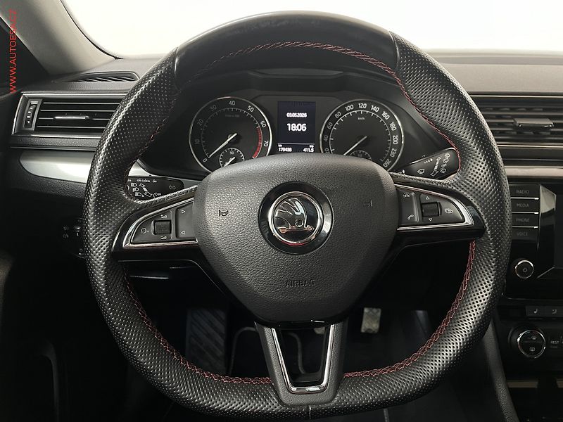 Škoda Superb (2015) 1.4 TSi, Xenon, panor - fotka 11 z 15